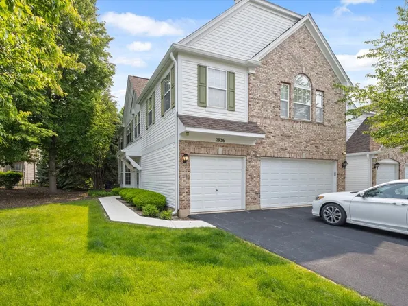 2936 Stonewater Dr Unit 2936, Naperville, IL 60564