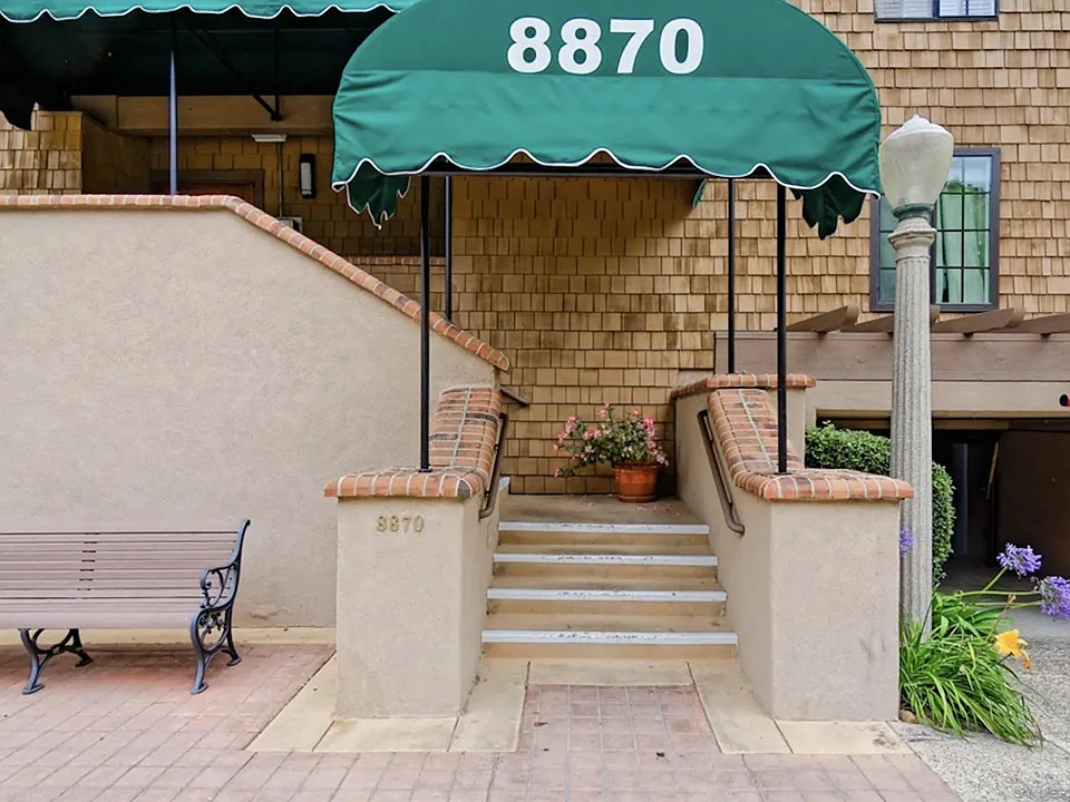8870 Villa La Jolla Dr #213