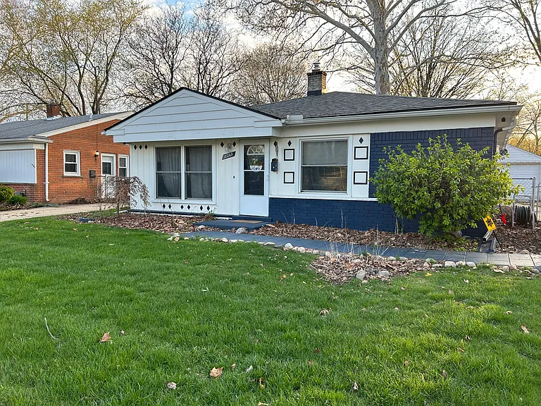28069 Brentwood St — Photo 1