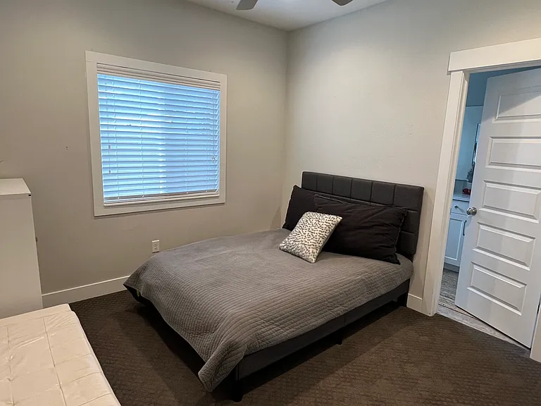 598 W Regent Garden Ln — Photo 13