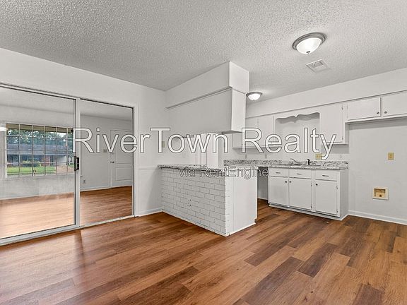 5th image of 1310 Winfield Ave