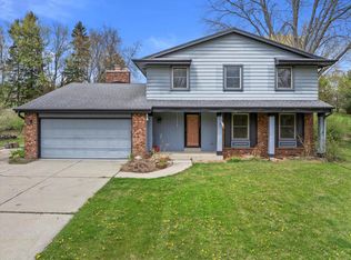 N50W26188 Bayberry Dr, Pewaukee, WI 53072