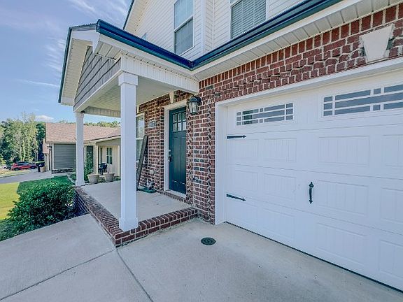 4th image of 837 Lutz Ln