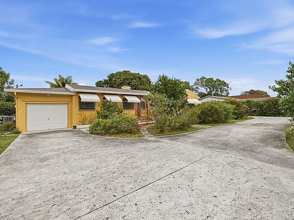 2nd image of 2703 Fillmore Street