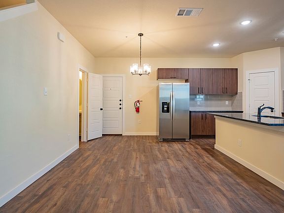 3rd image of 713 Wheatfield Dr