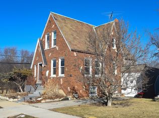 3901 Custer Ave, Lyons, IL 60534