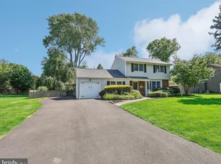 1115 Roeloffs Rd, Morrisville, PA 19067