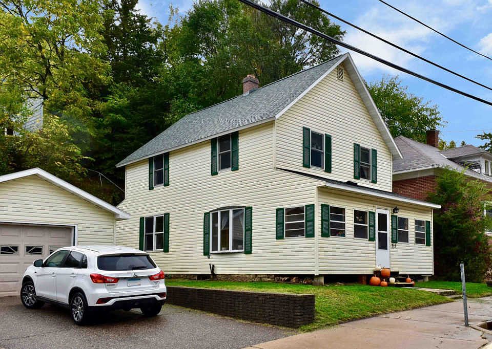 1st image of 215 North St