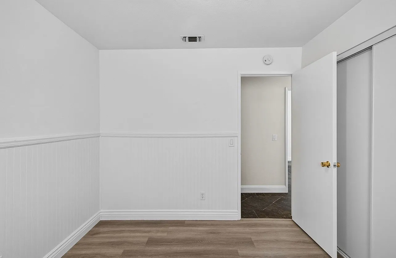 3 bed, 986 sqft, $2,695 — Photo 1