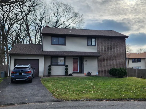 13 Hebron Dr, East Windsor, NJ 08520