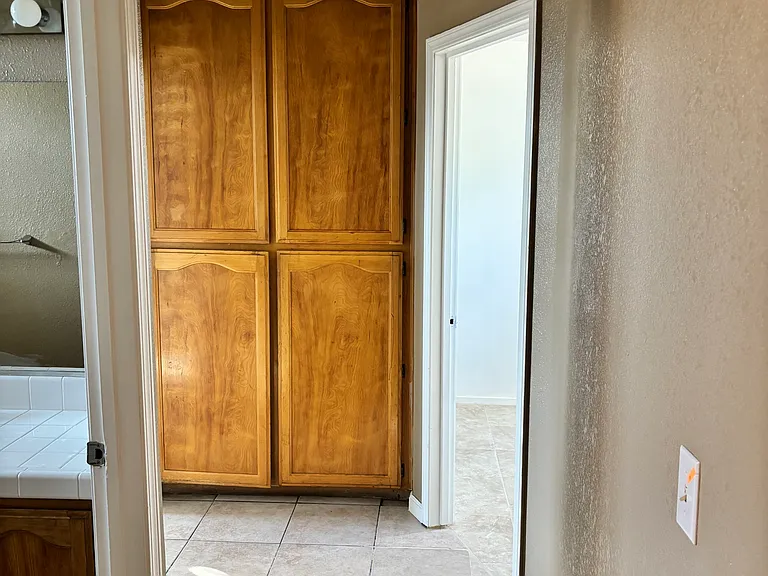 2535 N Locust Ct — Photo 7