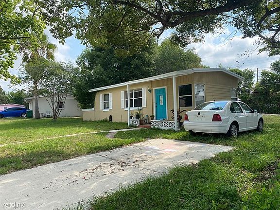 4th image of 1399R Whitewood Dr