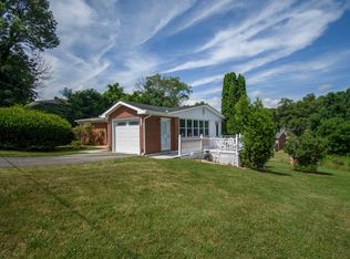 6623 Rose Ln, Radford, VA 24141