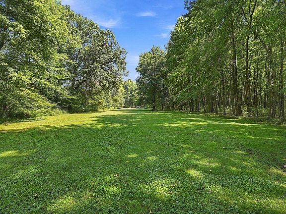 4th image of 8757 Swigert Rd