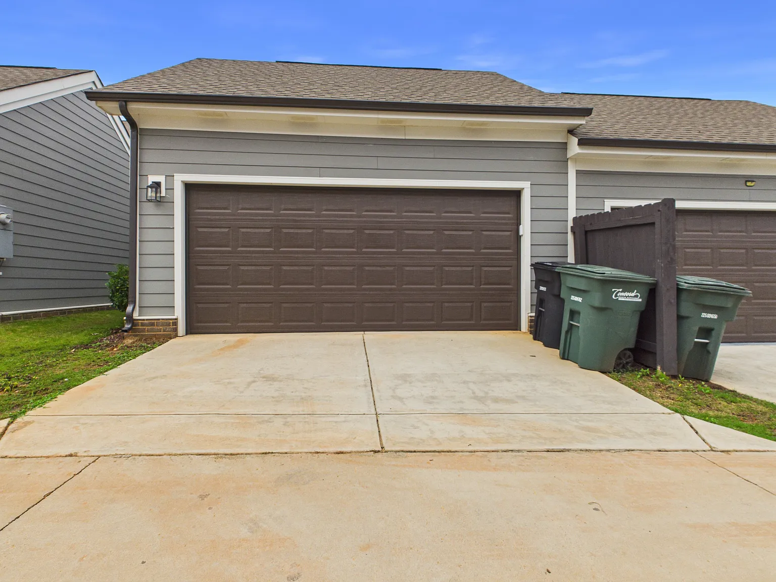 3 bed, 2.5 bath, 2200 sqft, $2,350 — Photo 4