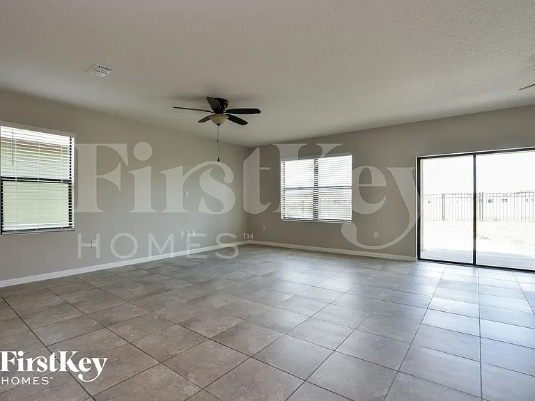 3738 Loggerhead Ln — Photo 2