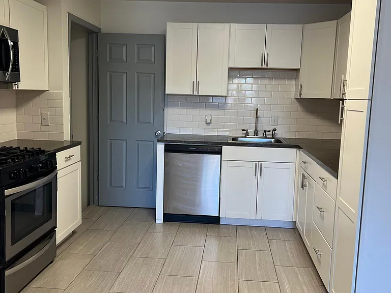 5333 Curtis Ave — Photo 6