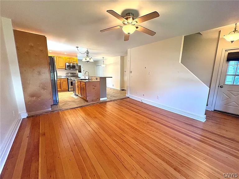 32 Walnut St — Photo 6
