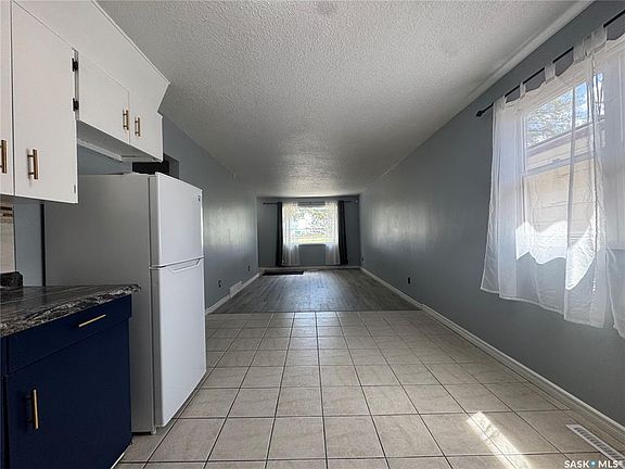 5th image of 646 Retallack STREET