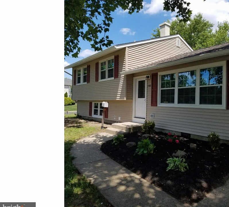 1st image of 700 Dartmouth Dr