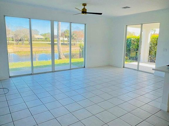 4th image of 1196 Hatteras Cir