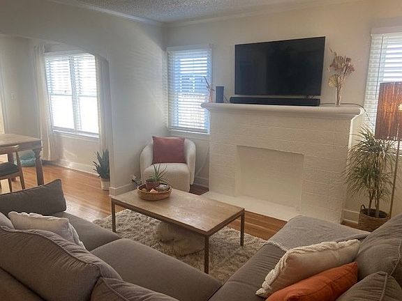 2nd image of 7518 Willoughby Ave