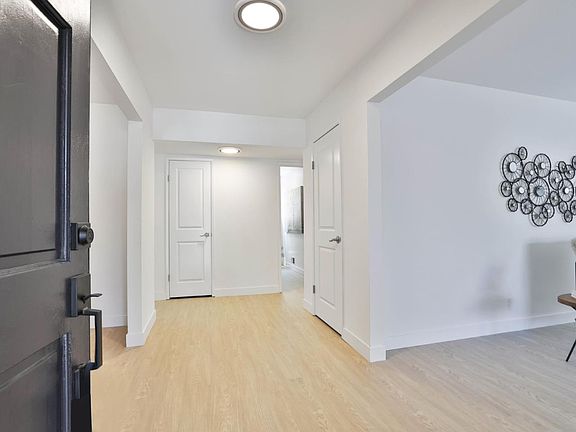 2nd image of 926 Mesa Oak Ct