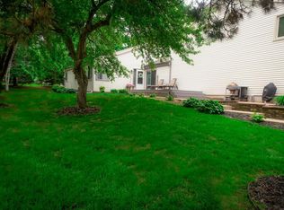 203 Dejon Ct, Woodbury, MN 55125