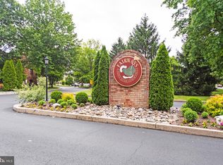 123 Winged Foot Ct, Royersford, PA 19468