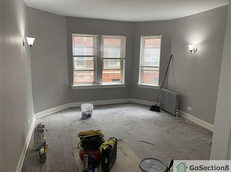 1st image of 7627 S East End Ave #1W
