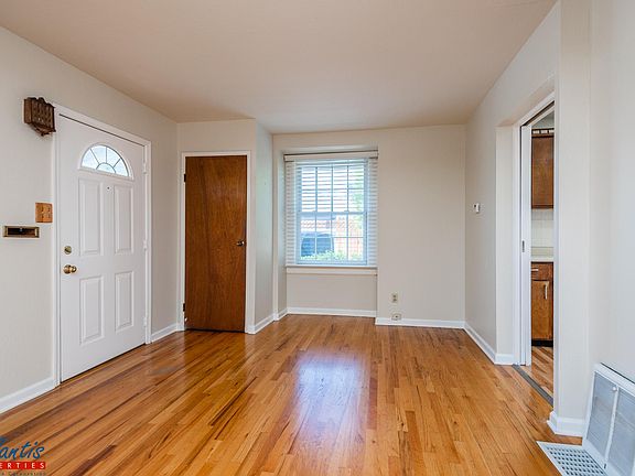 2nd image of 215 Topeka Ave