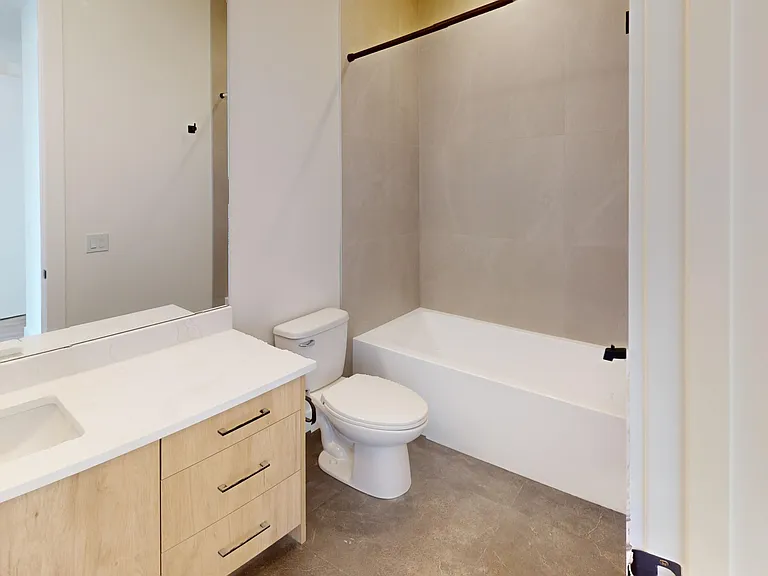 2202 35th St SW — Photo 19