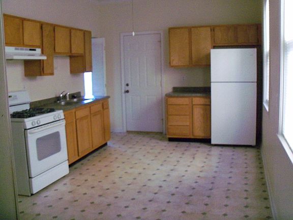 2nd image of 1237 W Wrightwood Ave #2