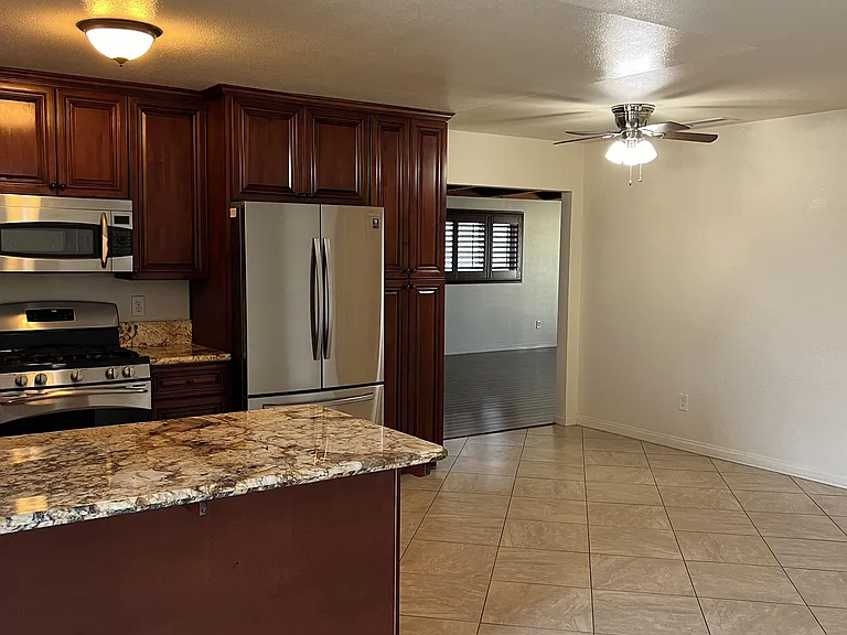 2683 Caulfield Dr — Photo 3