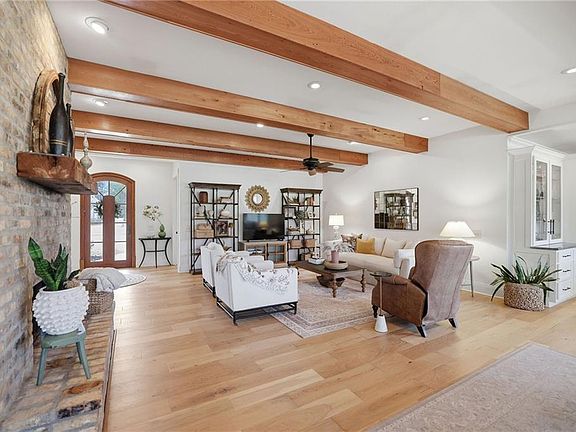 4th image of 30732 Blue Wing Cres