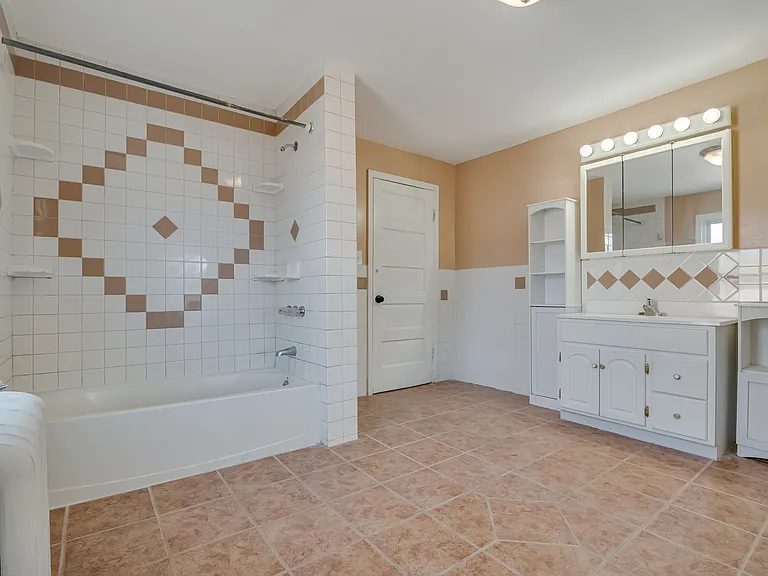 516 Hickory St — Photo 40