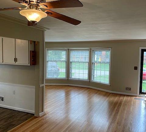 3rd image of 3736 Glenmeade Rd