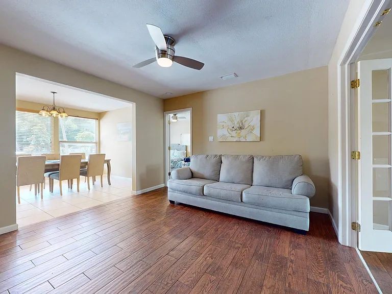 811 33rd St W — Photo 19