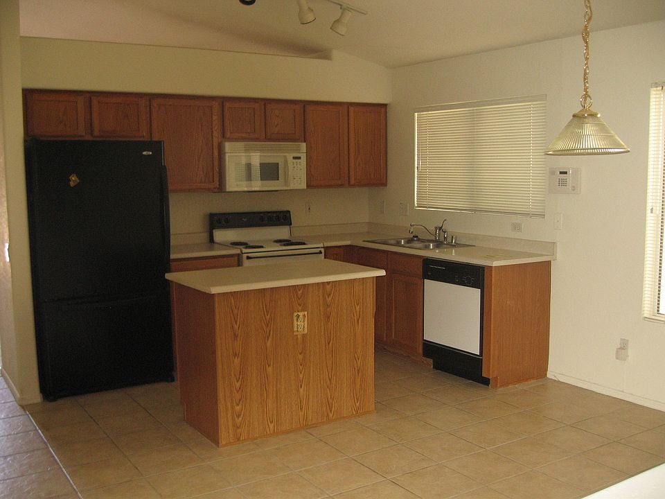 2nd image of 1918 E Carla Vista Dr