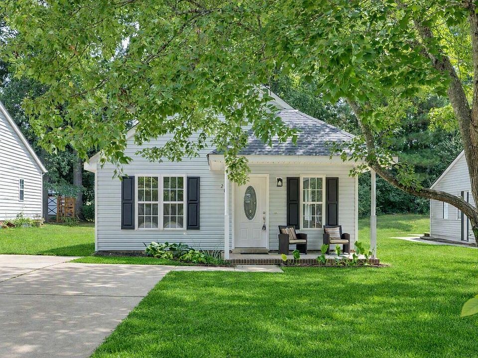 1st image of 210 Highgate Cir