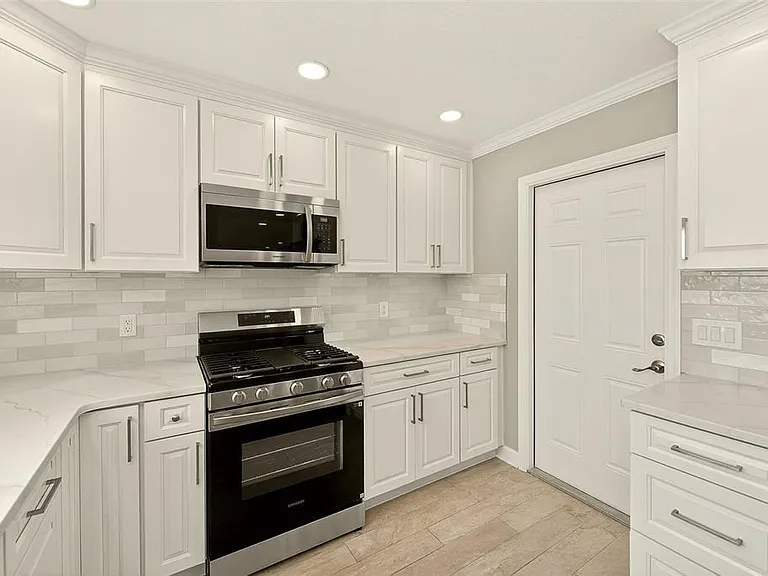 5434 Oakhurst Dr — Photo 17