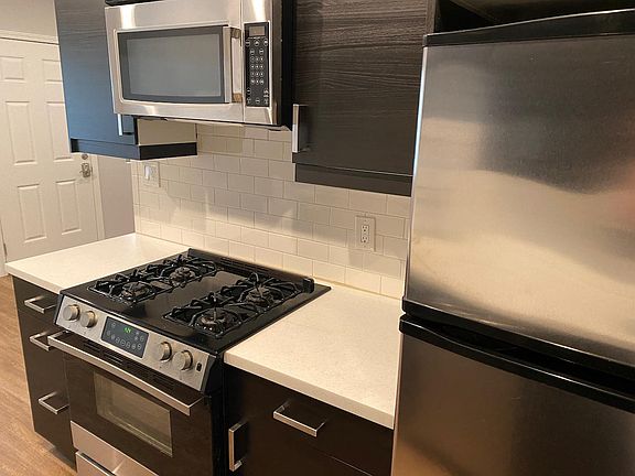 4th image of 13435 Burbank Blvd APT 3
