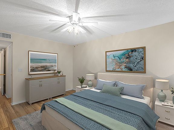 4th image of 835 18th St APT 110