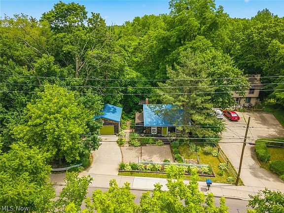 3rd image of 619 Portage Lakes Dr