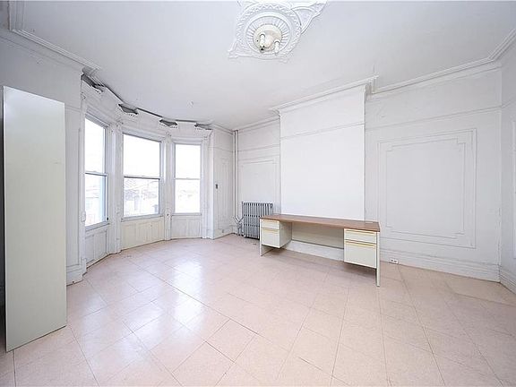 4th image of 445 52nd St