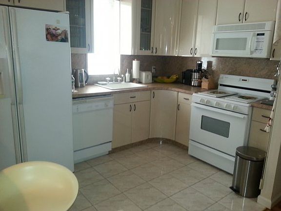 5th image of 2118 E 24th St #1B