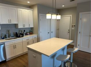 1800 Great Neck Rd #201, Copiague, NY 11726