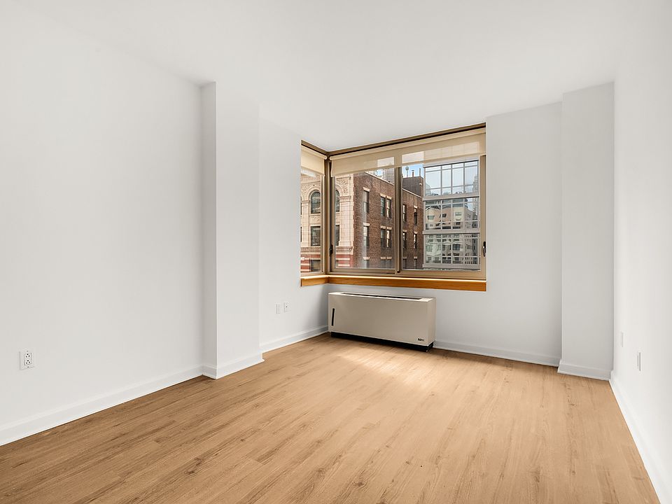 1st image of 35 W 33rd St APT 10E