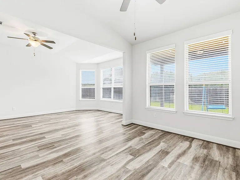 12422 Chena Lk — Photo 35
