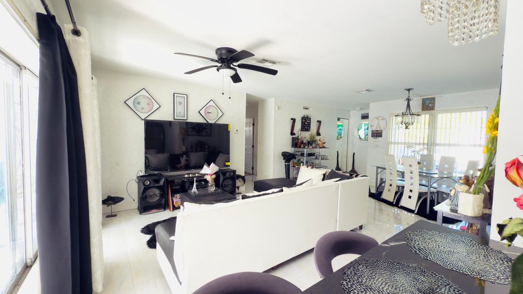 230 NE 25th Street, photo 7